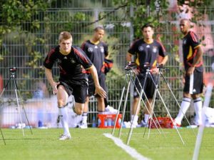 courir vite au football